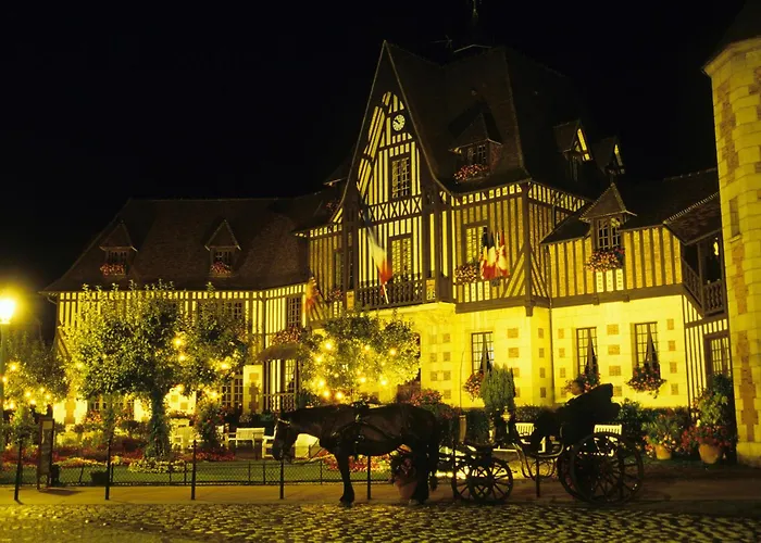 Le Mermoz - Centre, A 5 Min De La * דוביל